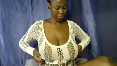 Snapshot of malaika_musa chatting on May 25, 5:46 am malaika_musa online show from May 25, 5:46 am