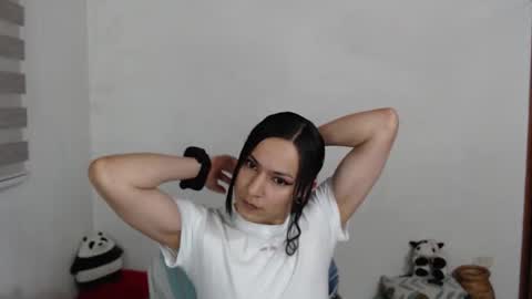 Snapshot of malasexychick chatting on October 4, 12:03 pm Mariapau online show from October 4, 12:03 pm