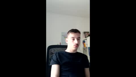male20y online show from April 3, 2:04 pm