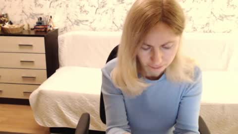 Malena online show from May 28, 6:54 am