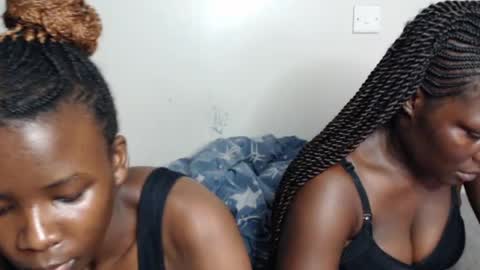 Snapshot of malia_latifa chatting on June 20, 2:42 pm lati online show from June 20, 2:42 pm