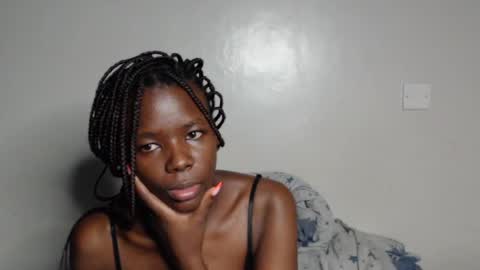 Snapshot of malia_latifa chatting on July 14, 1:41 am lati online show from July 14, 1:41 am