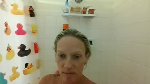 Snapshot of malibumelons chatting on November 24, 9:36 pm malibumelons online show from November 24, 9:36 pm