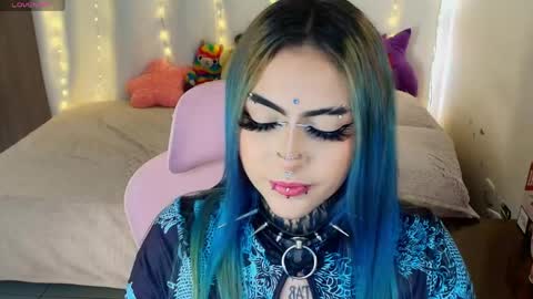 Snapshot of maliciaxpoison chatting on May 30, 10:40 pm maliciaxpoison online show from May 30, 10:40 pm