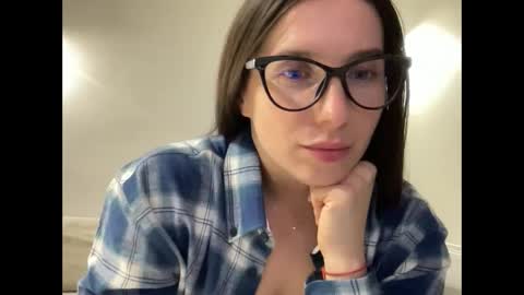 Snapshot of malina568708 chatting on December 4, 3:54 pm malina568708 online show from December 4, 3:54 pm