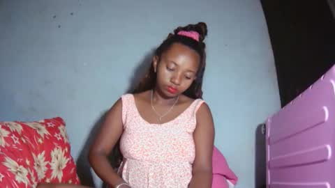 malinah01 online show from October 1, 3:01 am