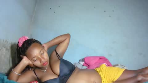 malinah01 online show from October 9, 4:27 pm