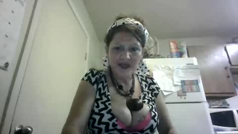 Snapshot of malinda702 chatting on October 13, 3:17 am malinda702 online show from October 13, 3:17 am