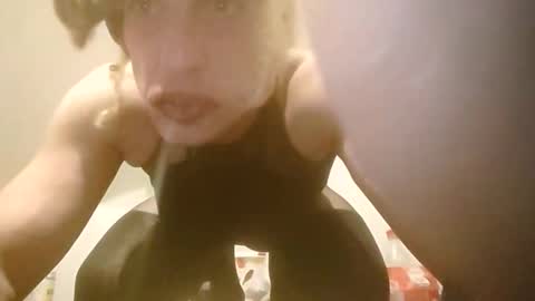 Snapshot of malinowy85 chatting on March 10, 11:43 pm malinowy85 online show from March 10, 11:43 pm