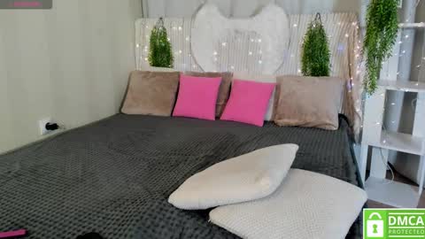 Snapshot of malisha_kiss chatting on February 11, 11:15 am Masha online show from February 11, 11:15 am