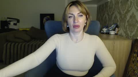 Snapshot of mallinia chatting on April 29, 6:03 pm mallinia online show from April 29, 6:03 pm