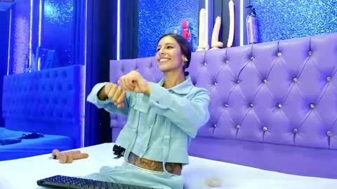 Snapshot of malory_cortez chatting on May 6, 10:04 pm Malory online show from May 6, 10:04 pm