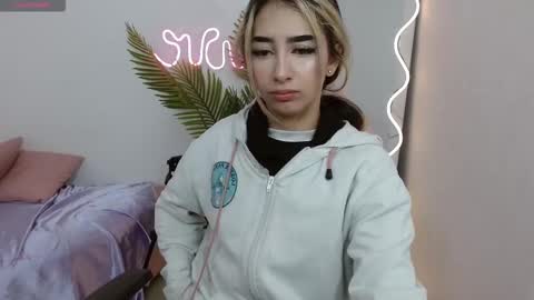 Malory  online show from October 19, 11:33 am