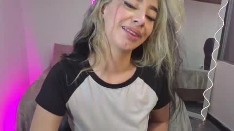 Malory  online show from November 15, 6:59 pm