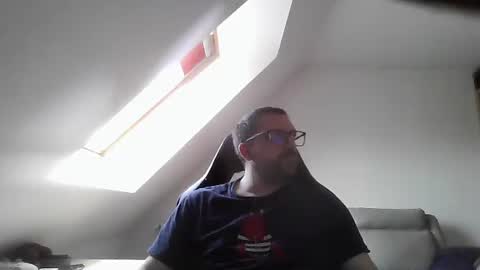 breton online show from April 12, 8:52 am