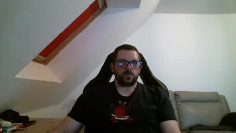 breton online show from April 12, 8:58 pm