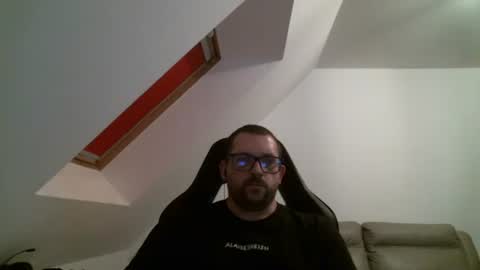 breton online show from May 31, 7:48 pm