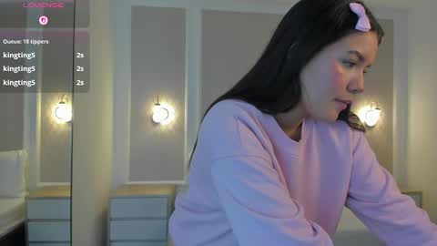 M A L U online show from October 18, 2:47 am