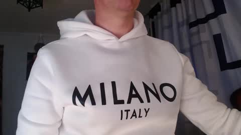 malvolamont online show from March 7, 6:05 pm