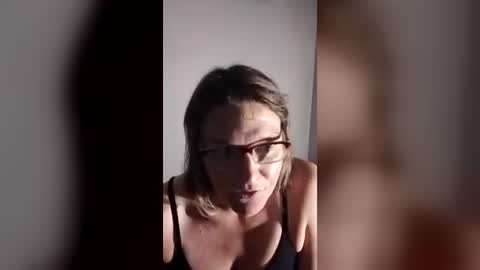 mamabear2727 online show from June 27, 4:39 am