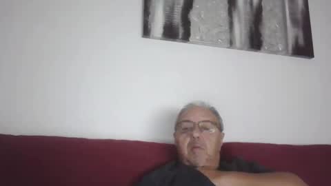 Snapshot of mambow99 chatting on October 12, 1:48 am OLDMANFREE online show from October 12, 1:48 am
