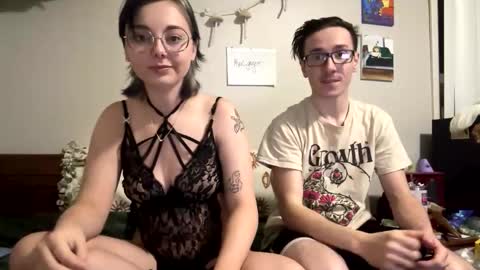 Snapshot of mamiclouds chatting on March 2, 2:41 am MamiCloudz online show from March 2, 2:41 am