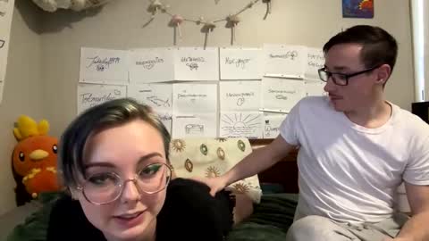 Snapshot of mamiclouds chatting on March 9, 12:10 am MamiCloudz online show from March 9, 12:10 am