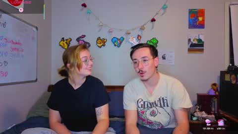 Snapshot of mamiclouds chatting on September 23, 3:09 am MamiCloudz online show from September 23, 3:09 am