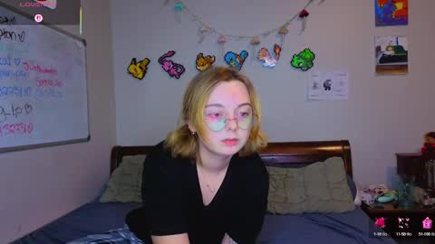 Snapshot of mamiclouds chatting on September 29, 3:00 am MamiCloudz online show from September 29, 3:00 am