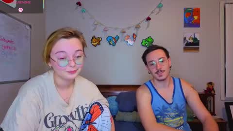 Snapshot of mamiclouds chatting on September 30, 3:44 am MamiCloudz online show from September 30, 3:44 am