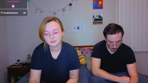 Snapshot of mamiclouds chatting on October 1, 1:11 am MamiCloudz online show from October 1, 1:11 am