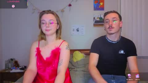 Snapshot of mamiclouds chatting on October 29, 1:19 am MamiCloudz online show from October 29, 1:19 am