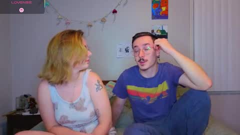 Snapshot of mamiclouds chatting on October 30, 1:18 am MamiCloudz online show from October 30, 1:18 am