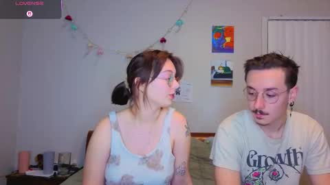 Snapshot of mamiclouds chatting on November 9, 2:10 am MamiCloudz online show from November 9, 2:10 am