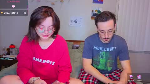 Snapshot of mamiclouds chatting on November 14, 2:10 am MamiCloudz online show from November 14, 2:10 am