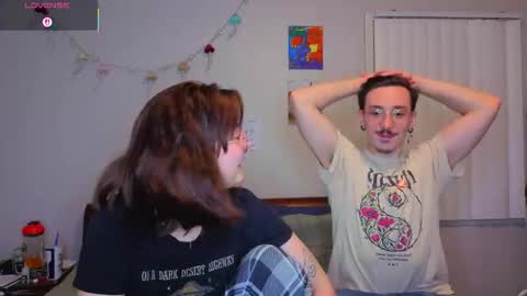 Snapshot of mamiclouds chatting on November 15, 1:36 am MamiCloudz online show from November 15, 1:36 am