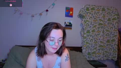 Snapshot of mamiclouds chatting on November 19, 2:33 am MamiCloudz online show from November 19, 2:33 am