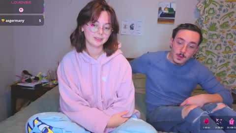 Snapshot of mamiclouds chatting on November 22, 1:37 am MamiCloudz online show from November 22, 1:37 am