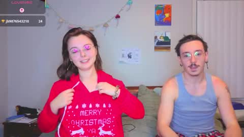 Snapshot of mamiclouds chatting on November 29, 2:36 am MamiCloudz online show from November 29, 2:36 am