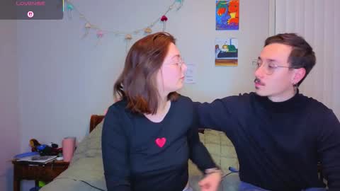 Snapshot of mamiclouds chatting on December 4, 3:05 am MamiCloudz online show from December 4, 3:05 am