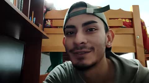 Mickey online show from December 17, 9:32 pm