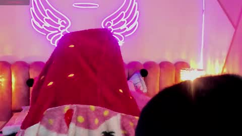   online show from December 18, 6:47 pm