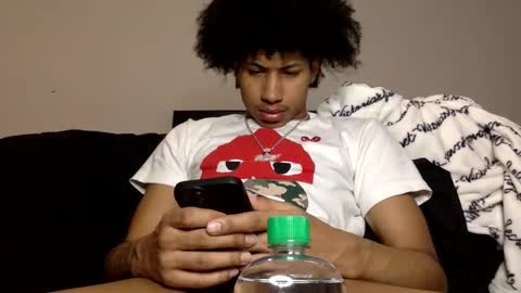 Snapshot of mandingoomann5 chatting on December 12, 5:20 am MandingooMann online show from December 12, 5:20 am