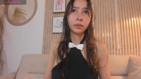 Snapshot of mandy_bloom chatting on April 21, 1:42 am mandy_bloom online show from April 21, 1:42 am