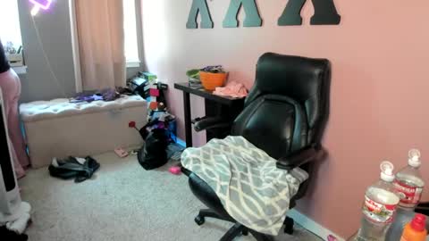 MandyBabyXXX online show from July 18, 12:26 am