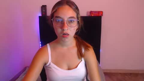 Snapshot of mandyy_petite chatting on October 23, 3:44 pm mandy sofi online show from October 23, 3:44 pm
