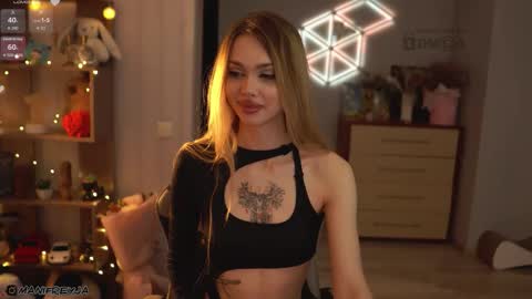 Amelie online show from October 11, 8:40 pm