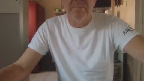 manngrossbite online show from February 6, 10:15 am