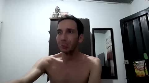 Snapshot of manolo8020 chatting on February 16, 11:34 pm manolo8020 online show from February 16, 11:34 pm