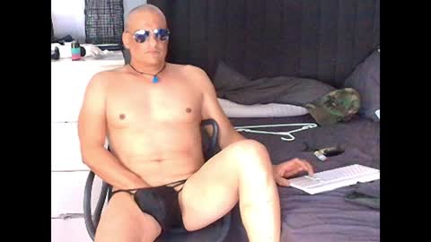 Snapshot of mantis011 chatting on December 5, 12:00 pm ausie baby online show from December 5, 12:00 pm